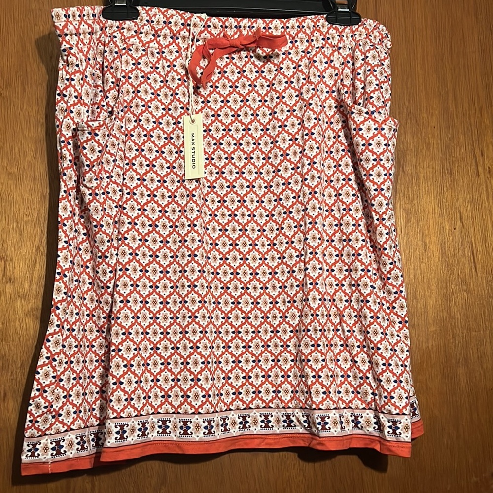 NWT Max Studio XL Patterned Skirt